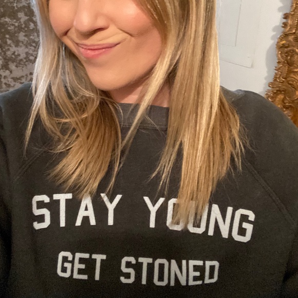 Saturday School Tops - HTF Saturday School “Stay Young Get Stoned’” Graphic Print Sweatshirt Gray Sz S